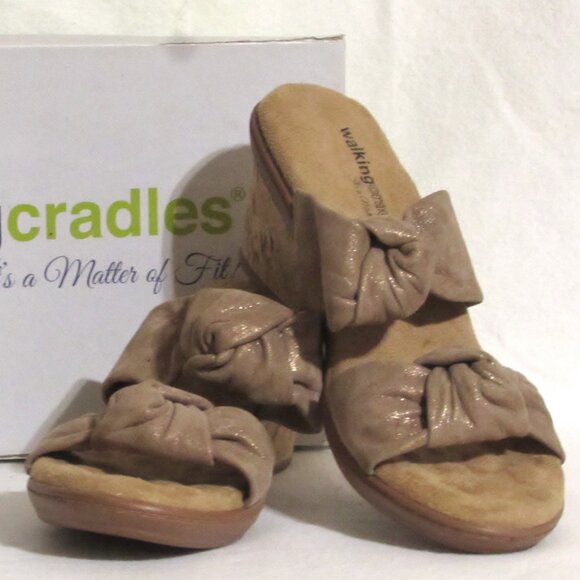 NEW Ladies WALKING CRADLES Taupe Leather Slides Heels Shoes 9 N Orig $139! - Picture 2 of 7